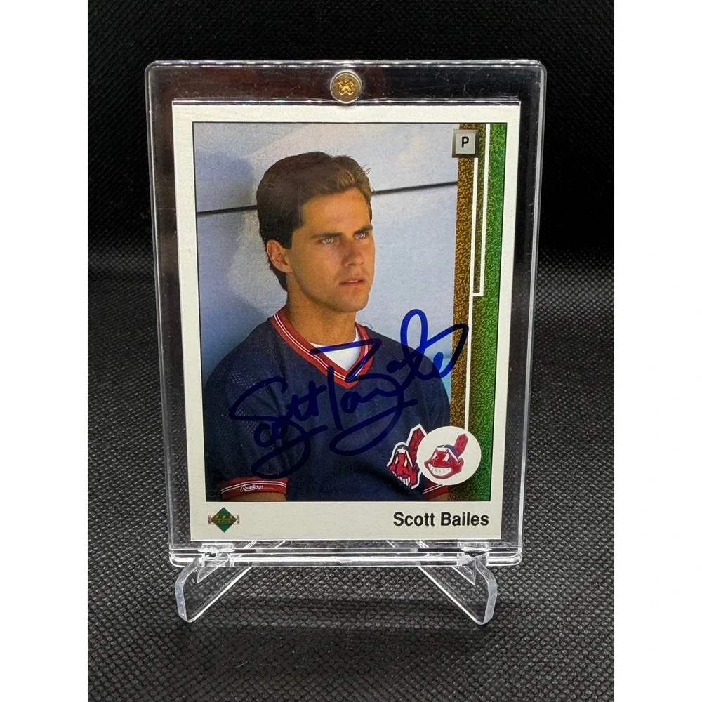 Scott Bailes Signed 1989 Upper Deck 209 Cleveland Indians Auto Baseball Card